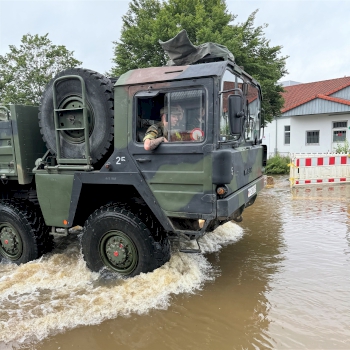 Die Bundeswehr unterstützt die Einsatzkräfte
